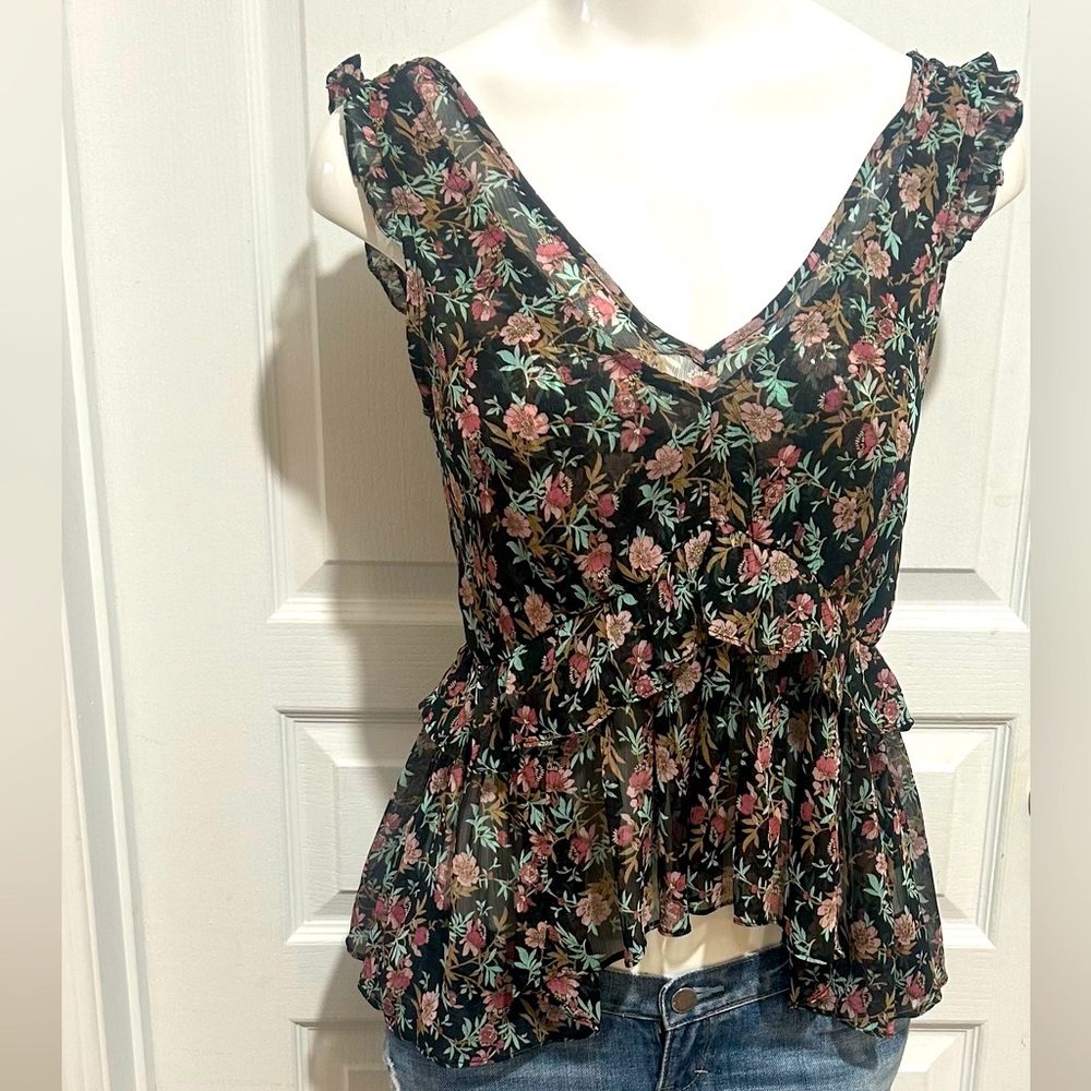 RE NAMED FLORAL SLEEVELESS V NECK RUFFLED ACCENT FRILLS &RUFFLES IN SIZE SMALL